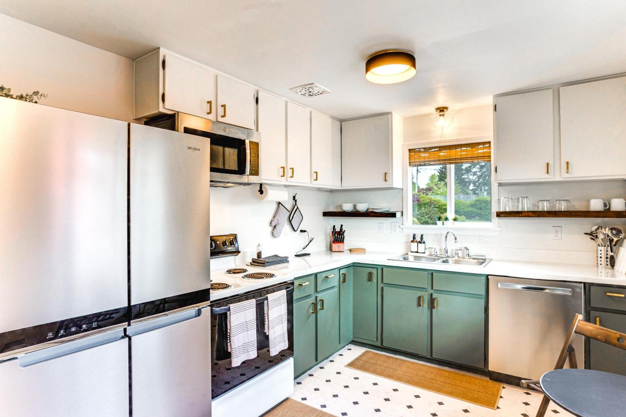 Vibrant Retreat, Near Point Defiance Park! Casa de férias *
