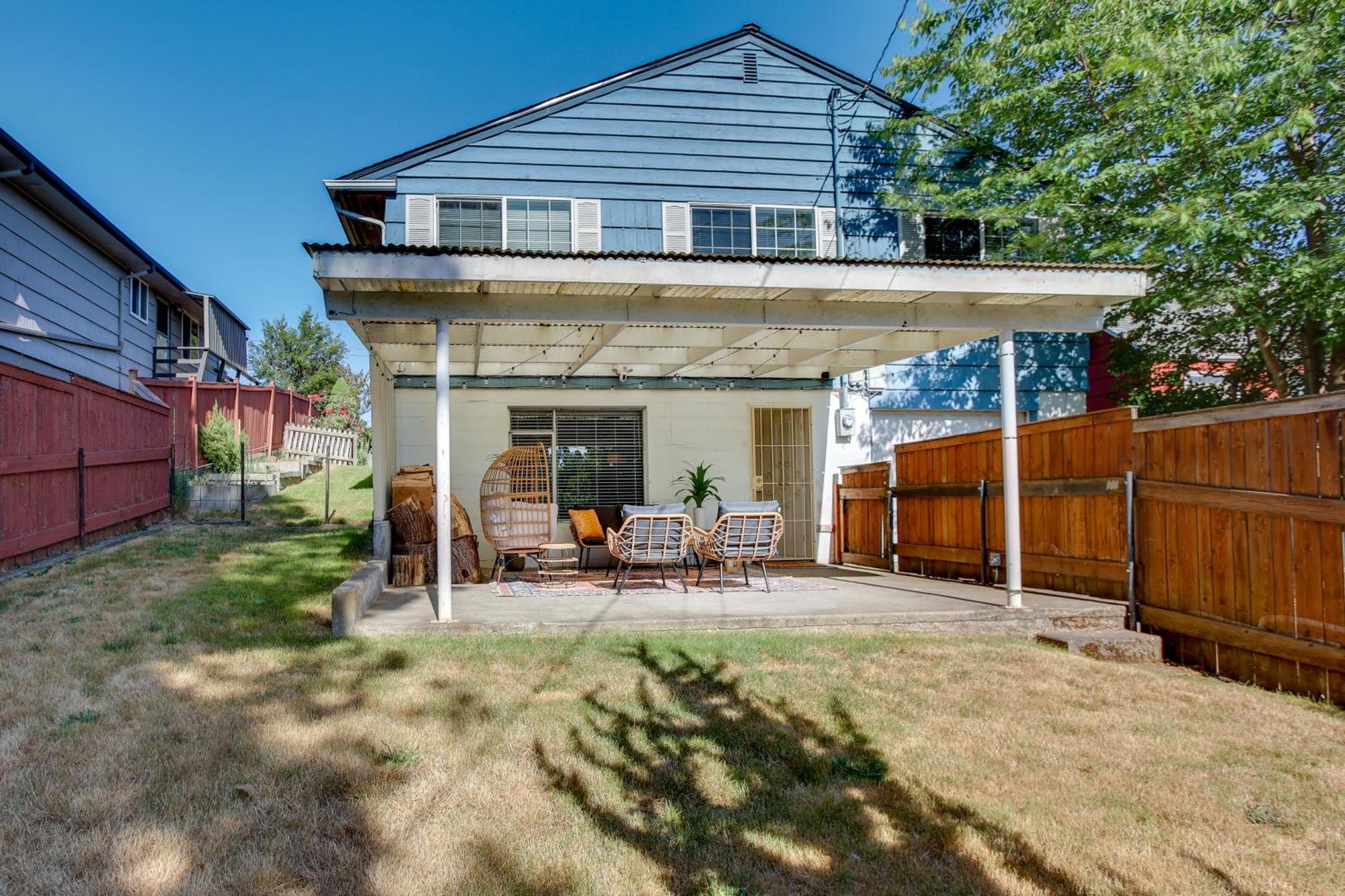 Holiday home Updated With Fire Pit!