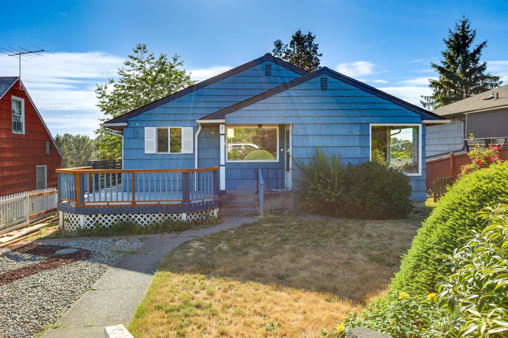 Holiday home Updated With Fire Pit! *