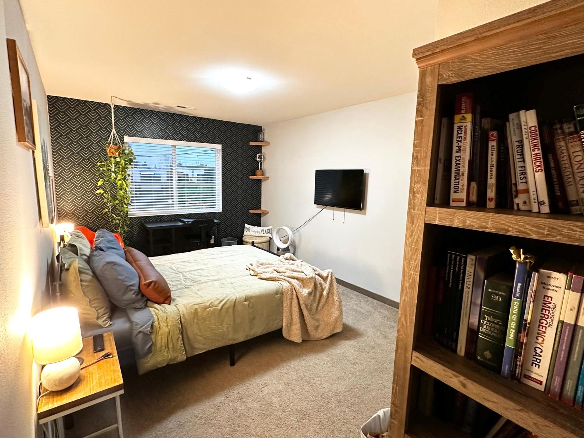 With Breakfast Included -private Room- Homestay *