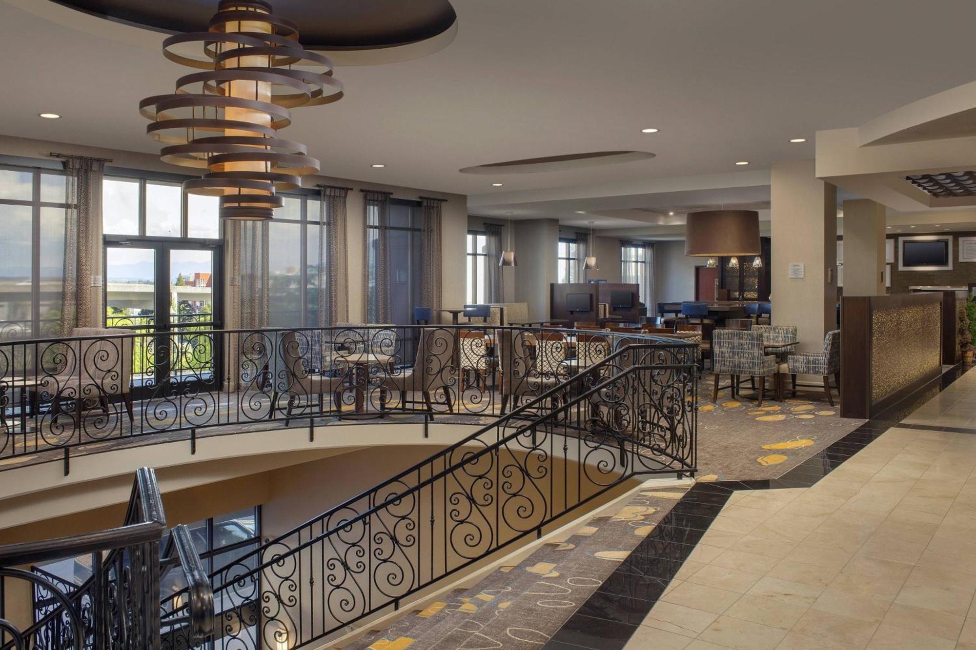 Courtyard Downtown Hotel 3*