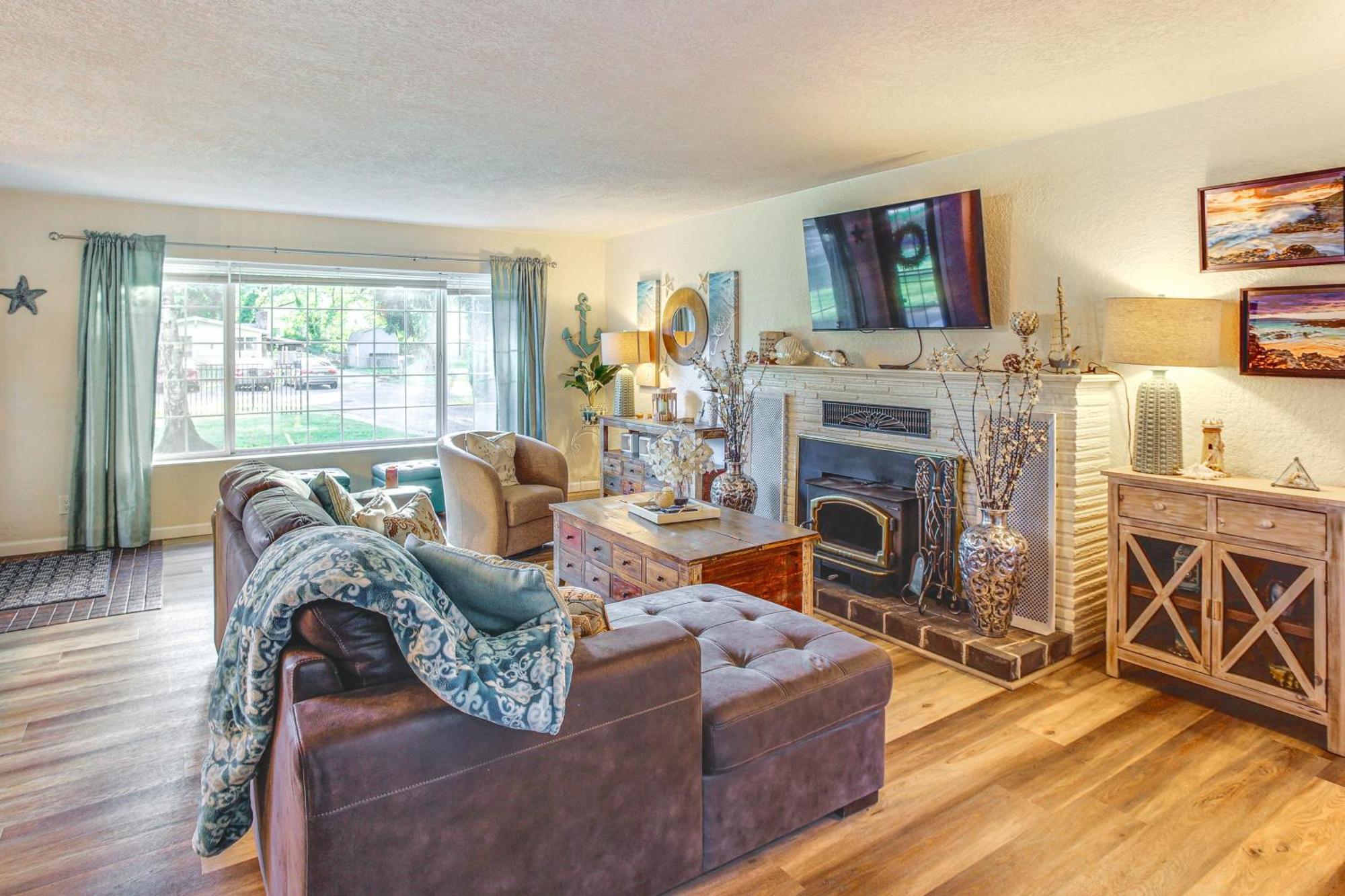 Retreat With Fire Pit - Walk To Access! Tacoma