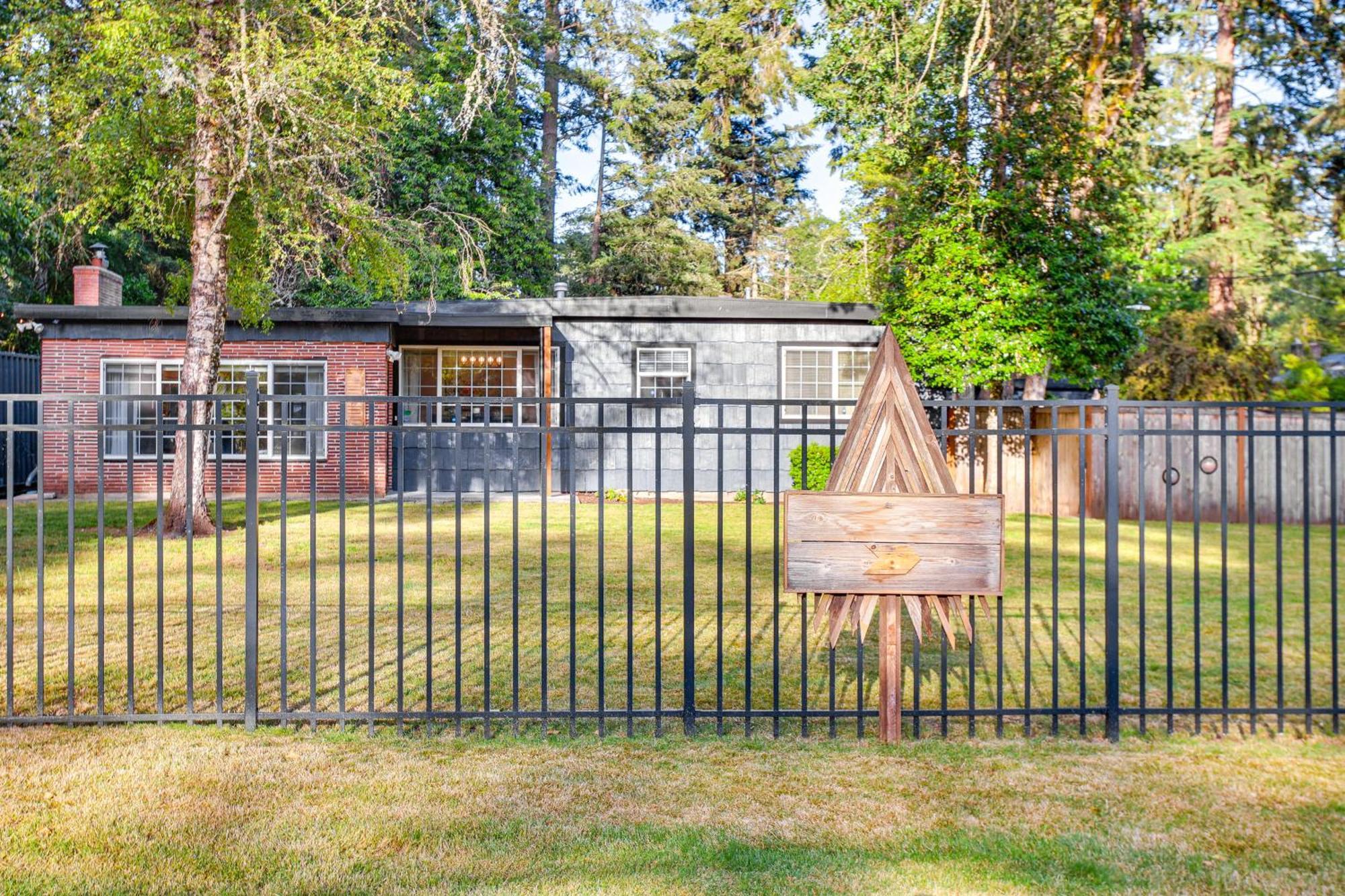 Holiday home Retreat With Fire Pit - Walk To Access! *