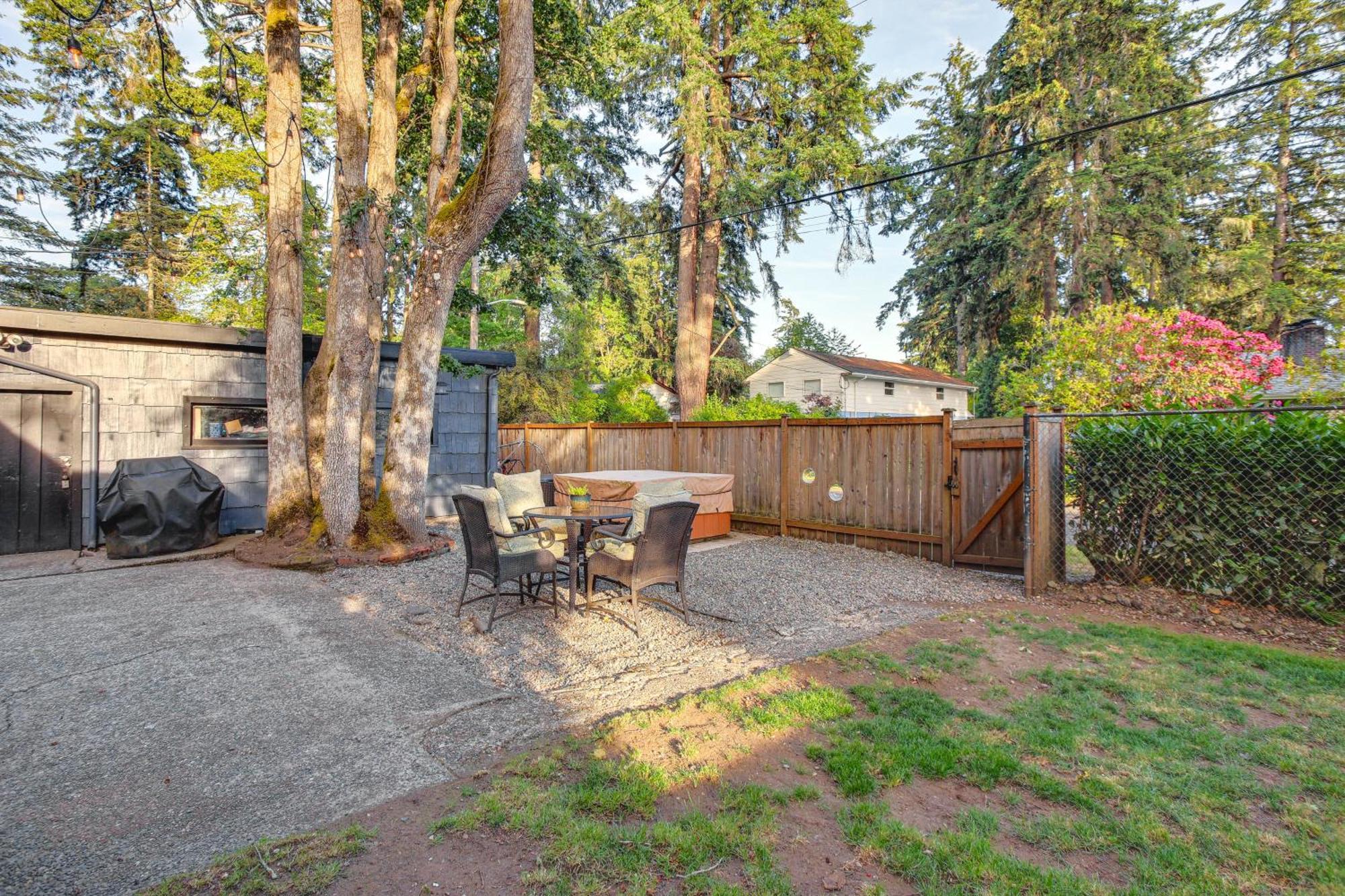 Retreat With Fire Pit - Walk To Access! *