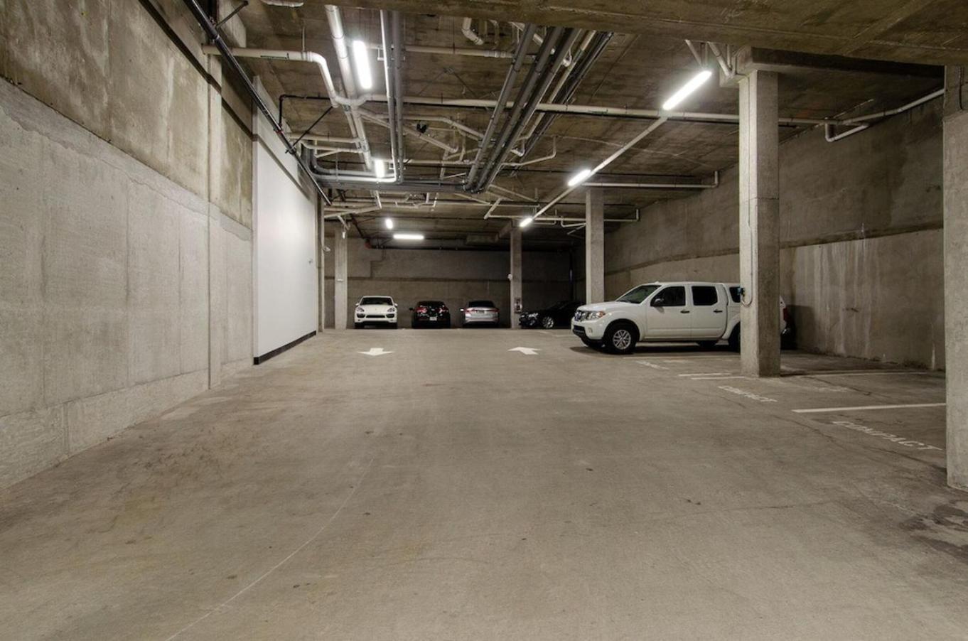 Aparthotel Palm Theme King Bed Paid Garage 55