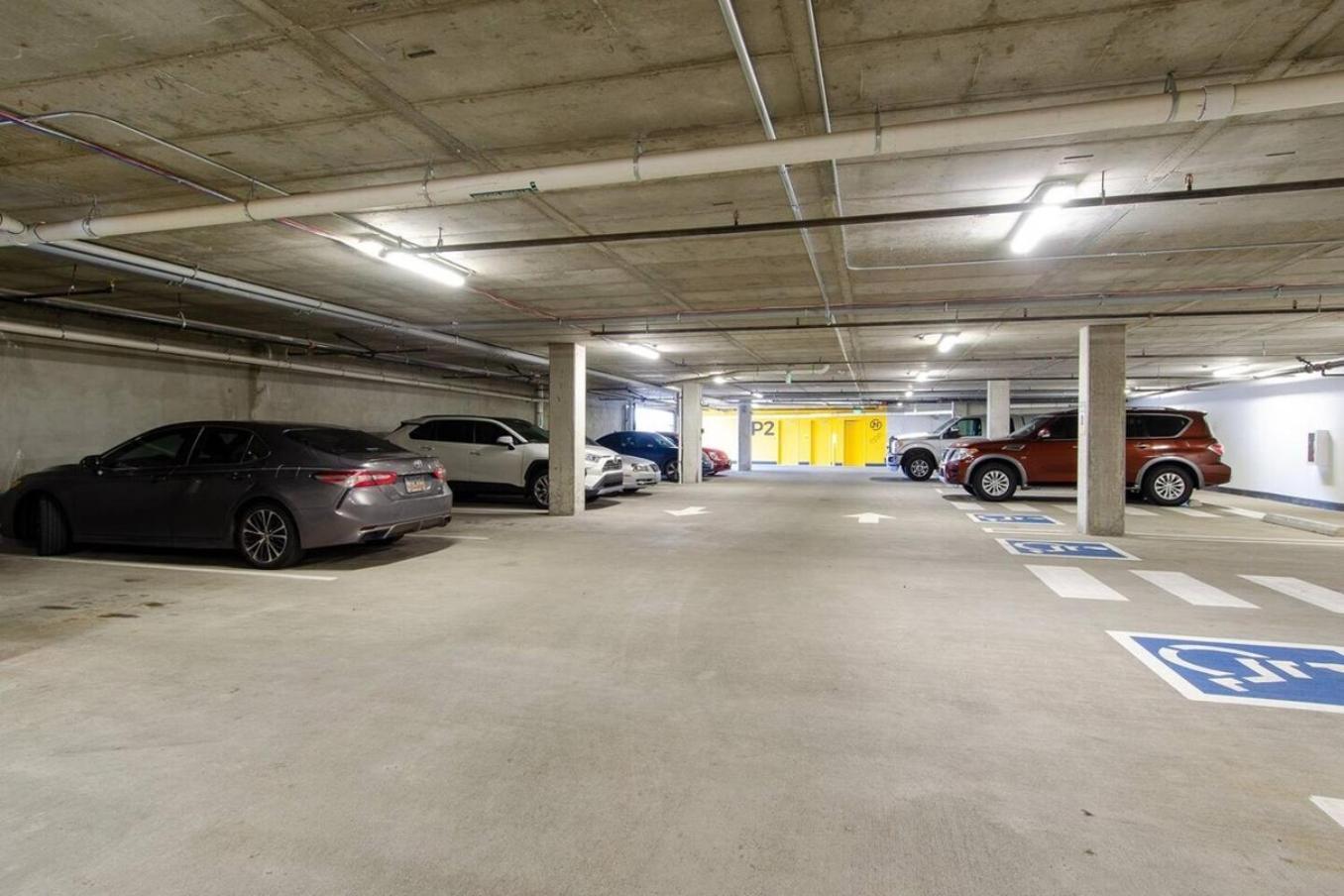 Paid Garage Parking- King Bed-balcony Wd 55
