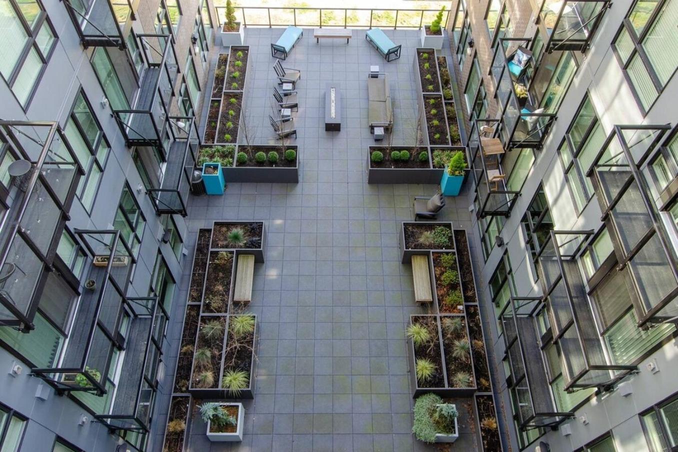 Apartment Downtown-smart Tv-king Bed-self Check-in-balcony Tacoma