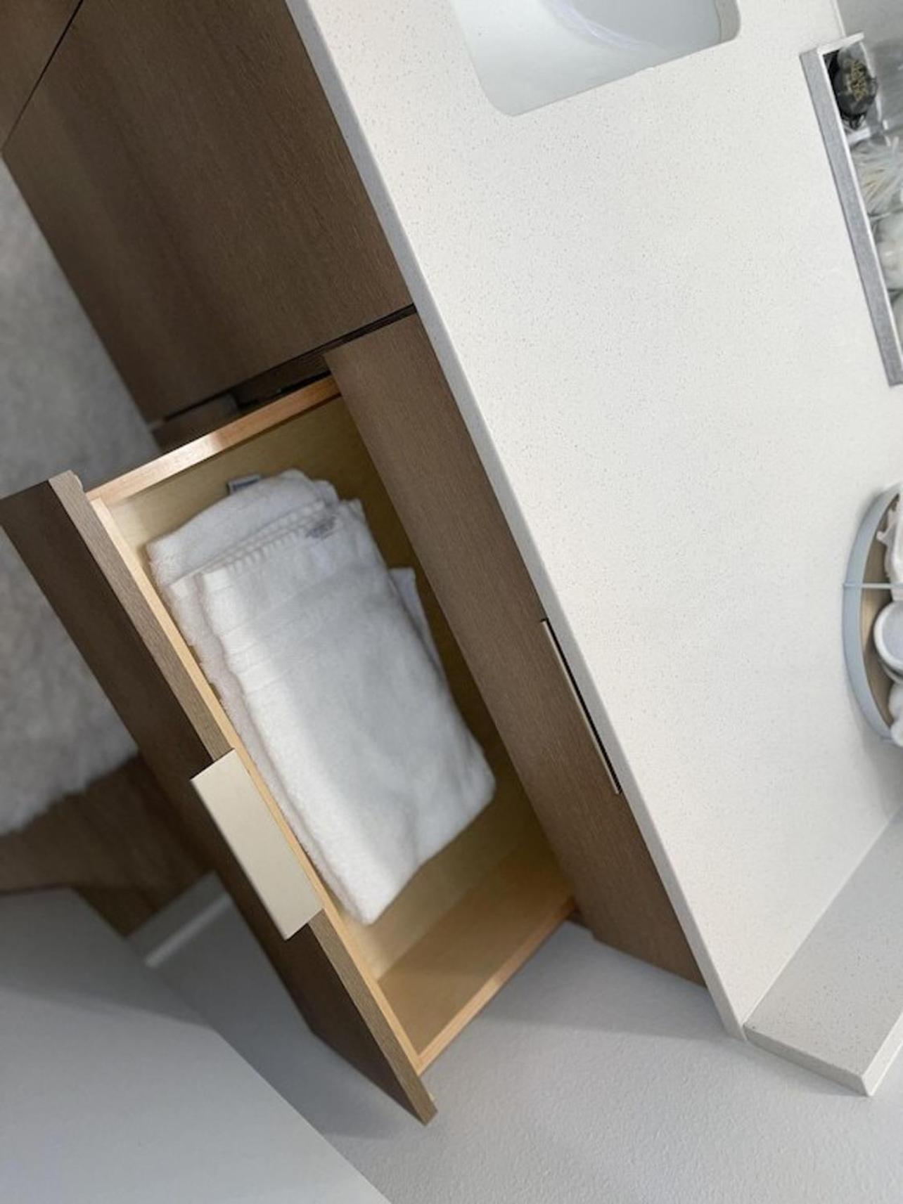Full Kitchen-youtubetv-smart Locksking Bedtop Fl Tacoma