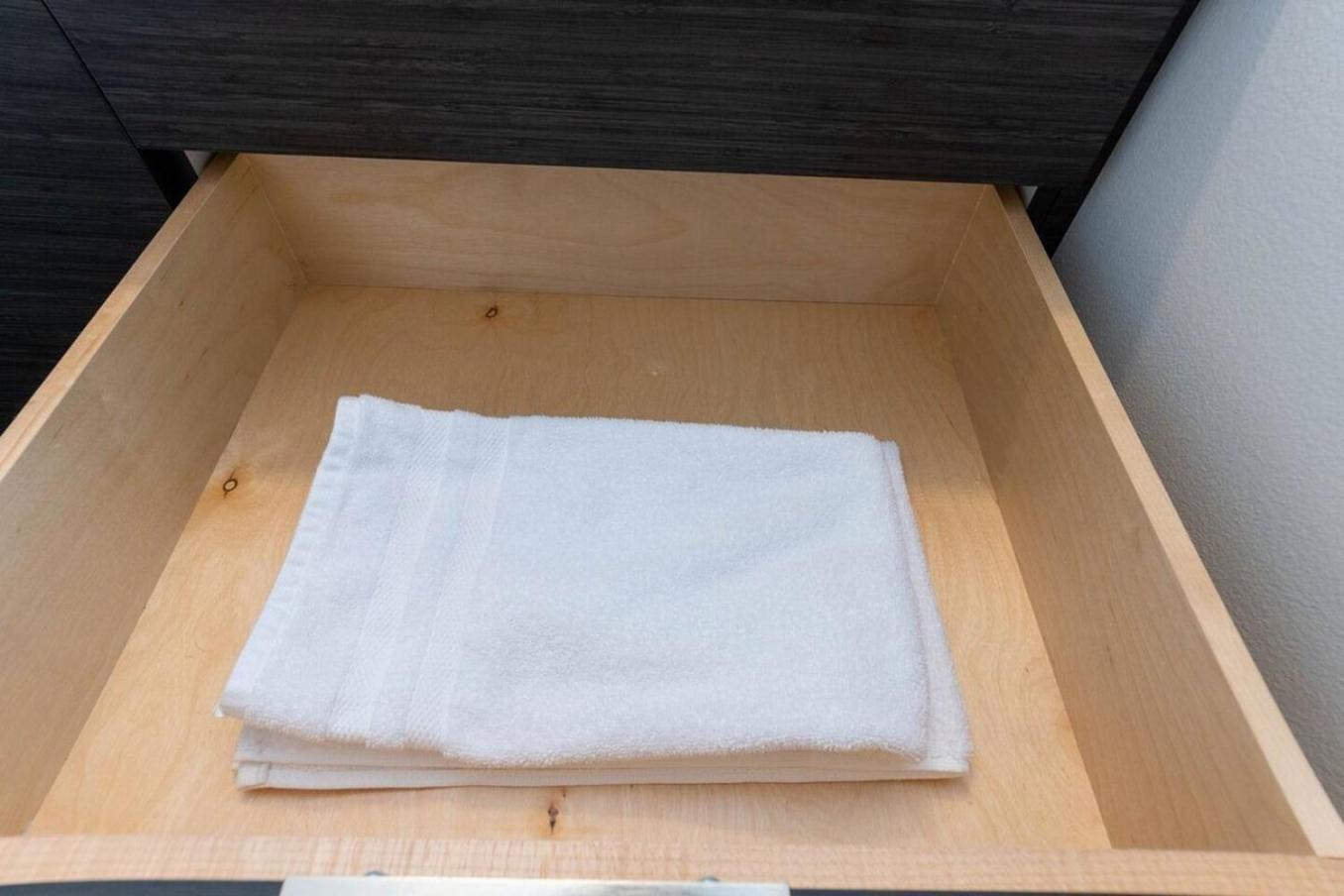 Self Check-in-washer-dryer-4ksmart Tv-king Bed-gym * Tacoma
