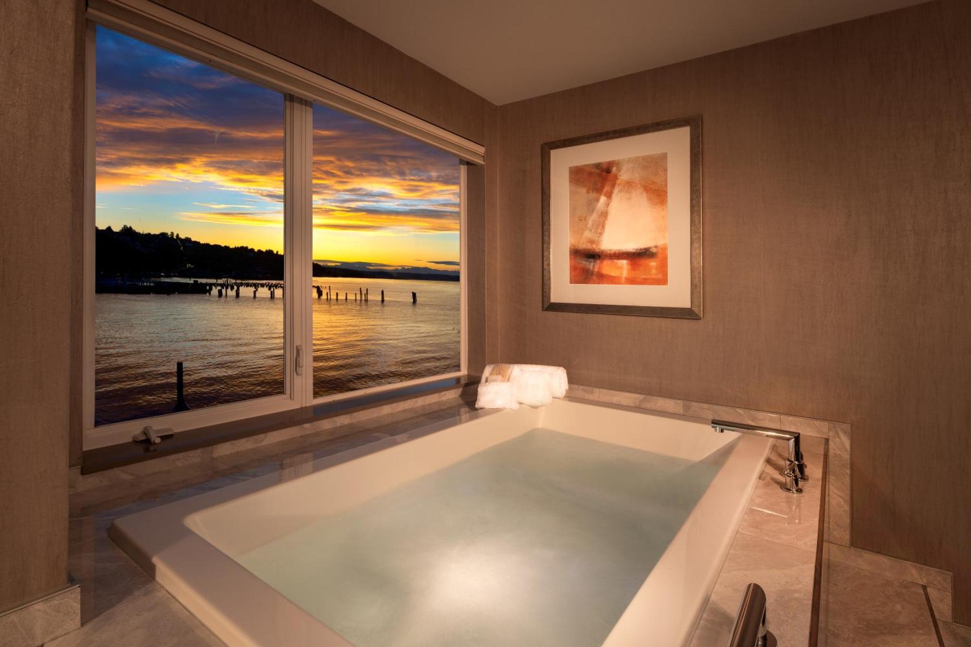 Silver Cloud Waterfront