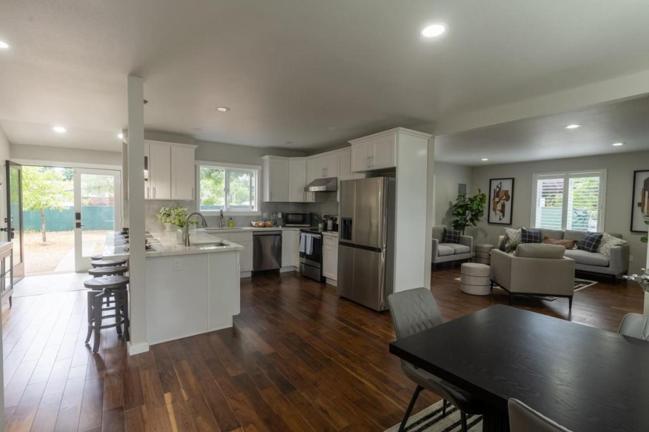 With 2 Twin Beds In * Tacoma