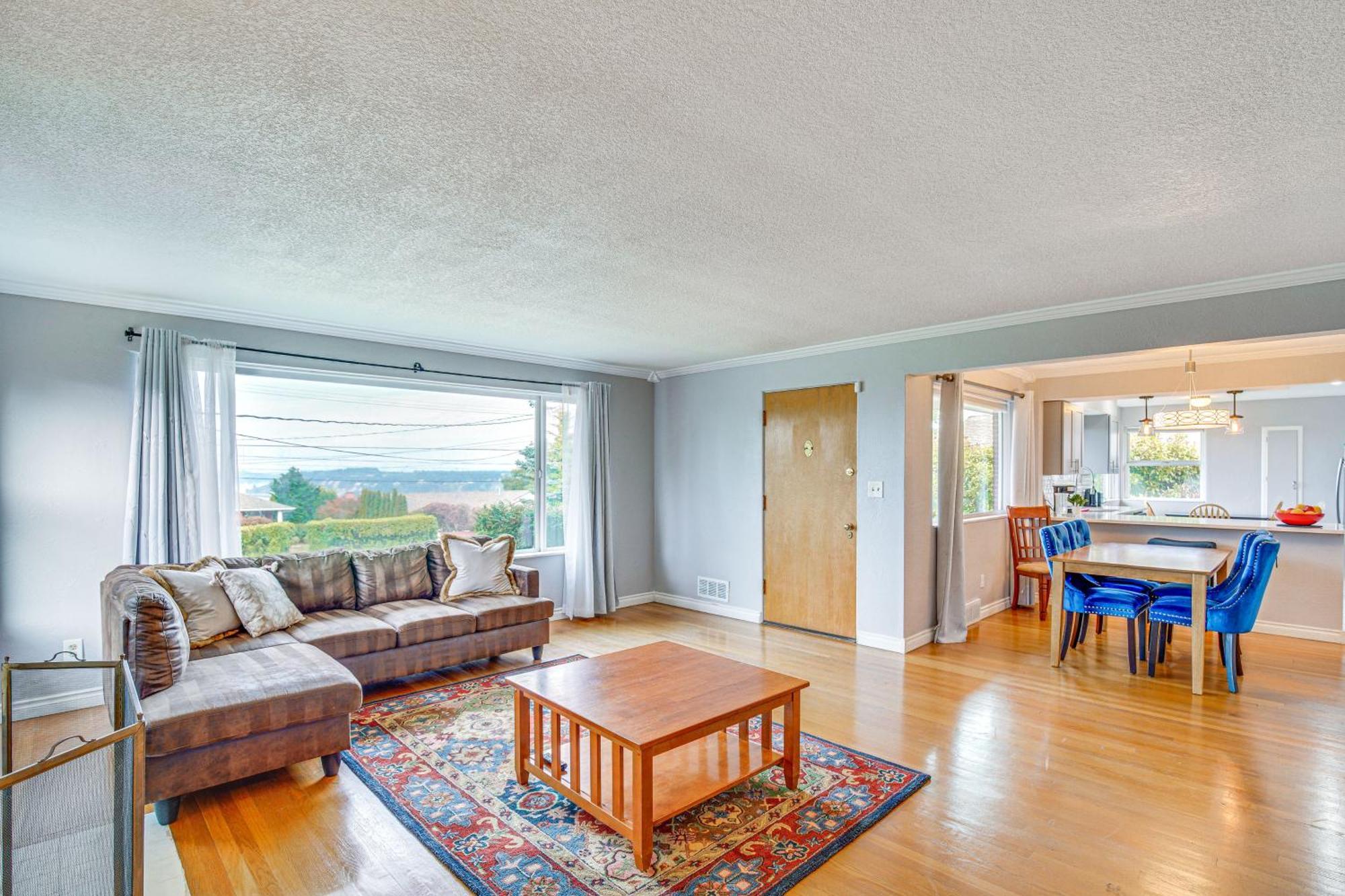 Lovely With Puget Sound And Mountain Views Casa de férias