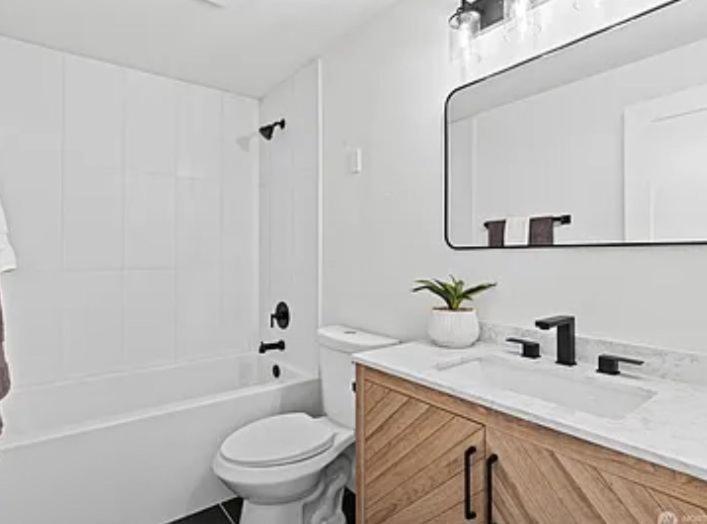 One Bedroom With Shared Bathroom At Jellys Cozy Guest house