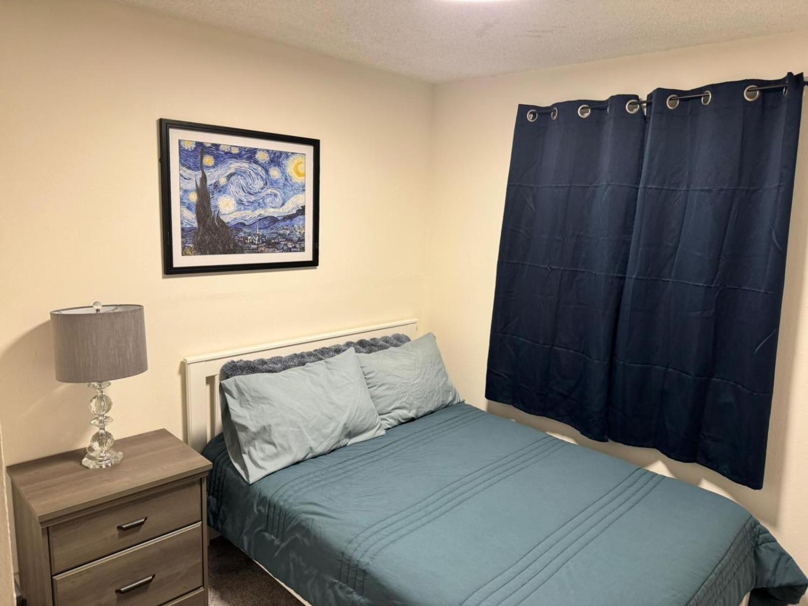One Bedroom With Shared Bathroom At Jellys Cozy Guest house