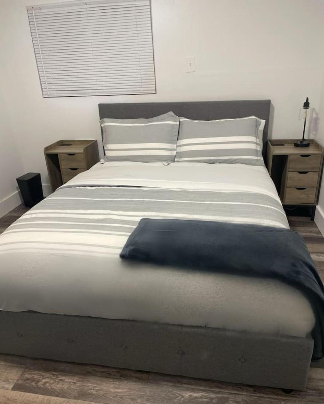 Massive 2 Bedroom With Fenced Yard Holiday home