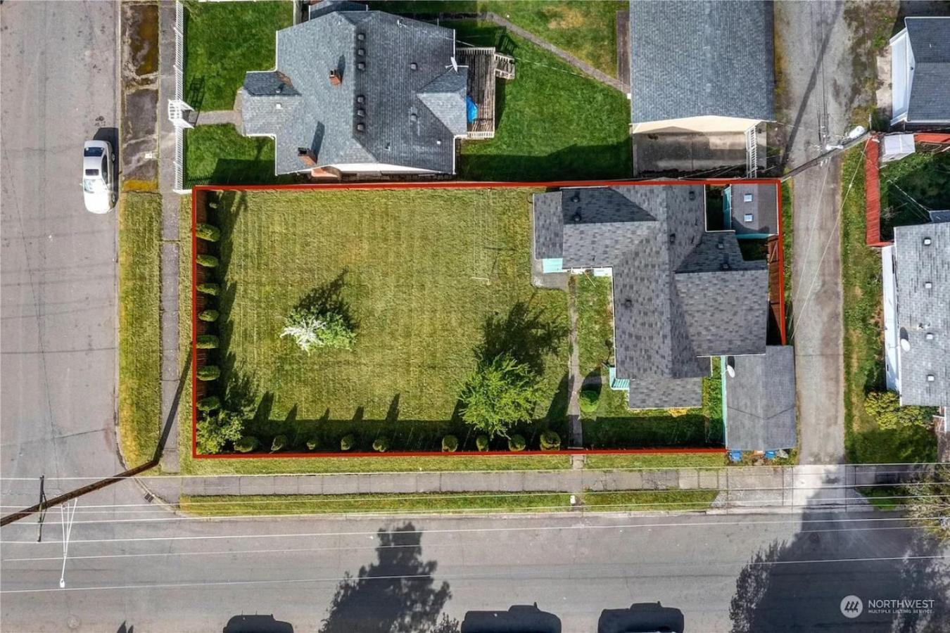 Massive 2 Bedroom With Fenced Yard Tacoma