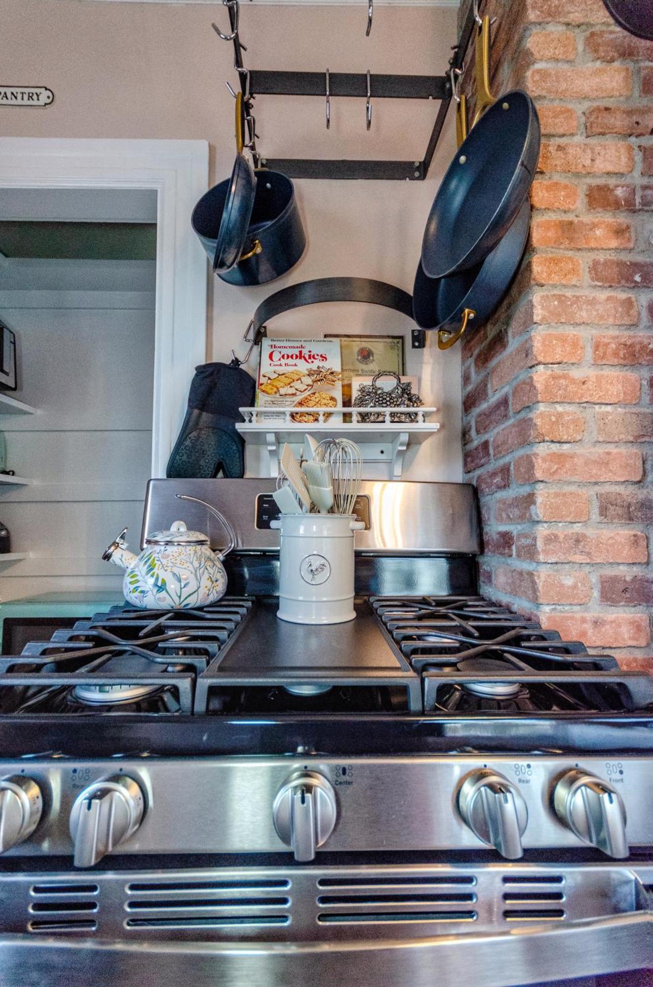 Charming 2br 1901 Victorian Gem With Ac Apartment Tacoma