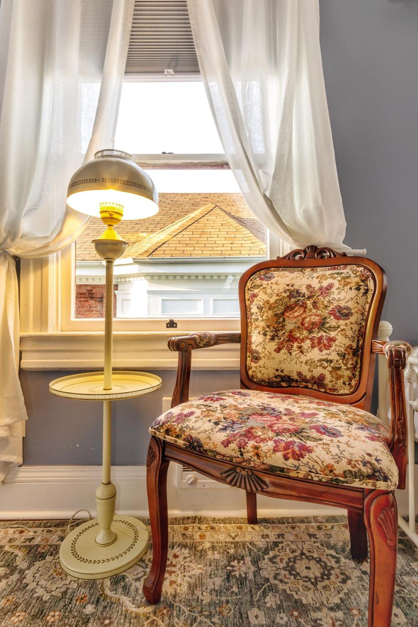 Charming 2br 1901 Victorian Gem With Ac Apartment *