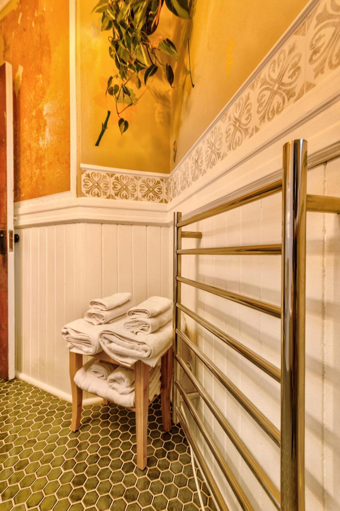 Charming 2br 1901 Victorian Gem With Ac Apartment Tacoma