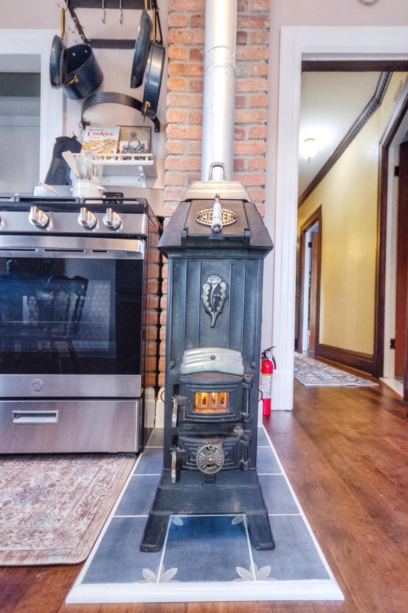 Charming 2br 1901 Victorian Gem With Ac