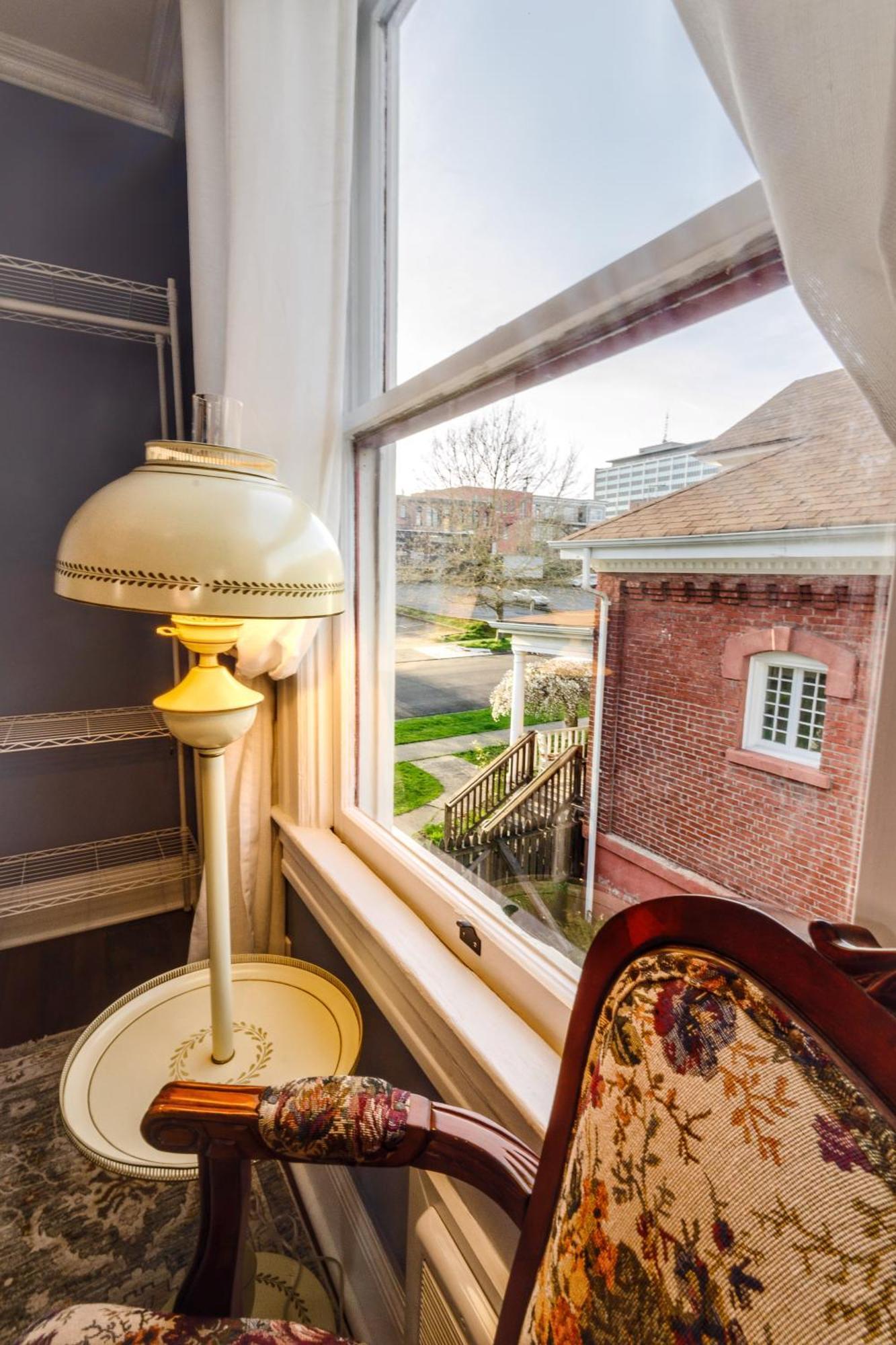 Charming 2br 1901 Victorian Gem With Ac Apartment *