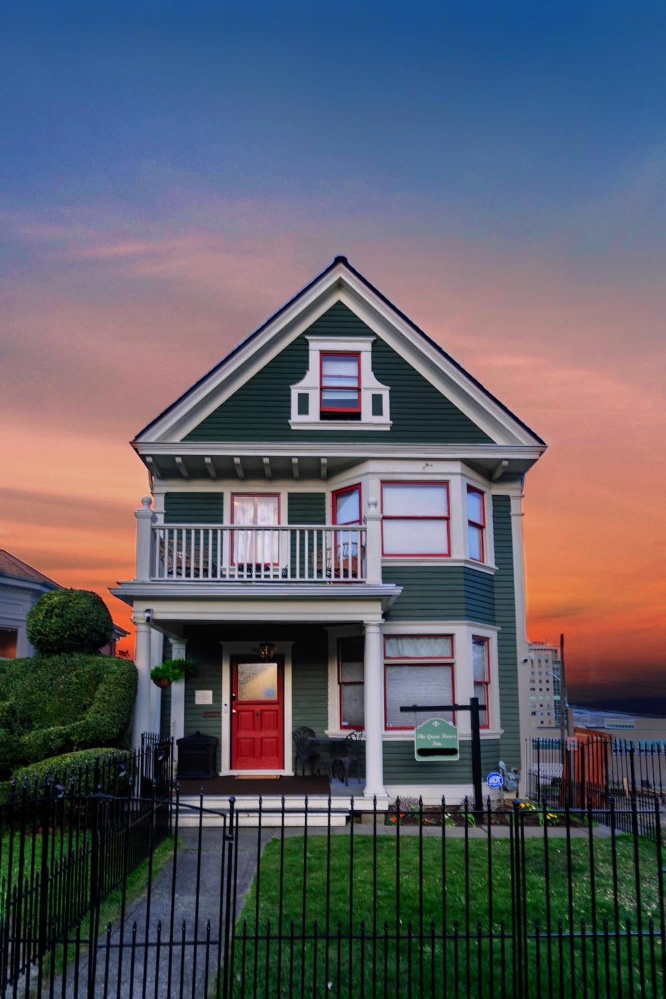 Charming 2br 1901 Victorian Gem With Ac