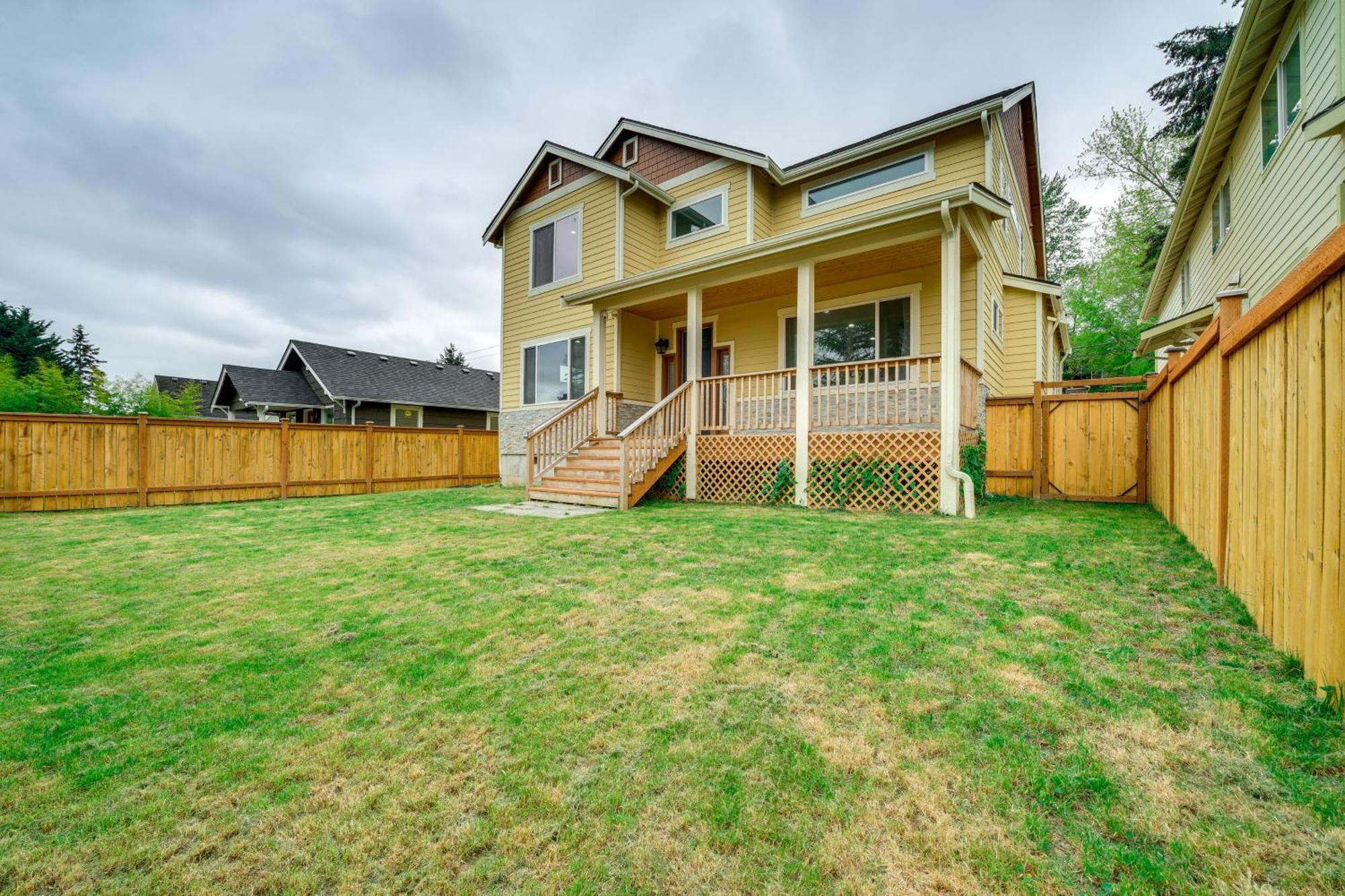 4 Mi To Dtwn Modern With Spacious Yard * Tacoma