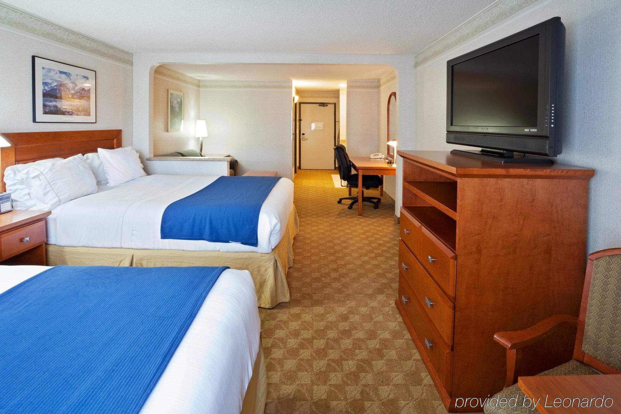 Express & By Ihg 3*