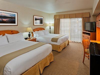 Hotel Ihg Army Rainier And Complex