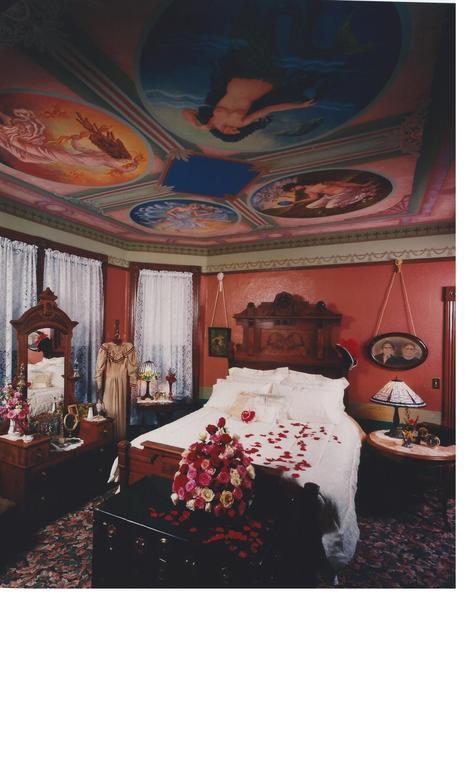 Geiger Victorian Bed & Breakfast 2*