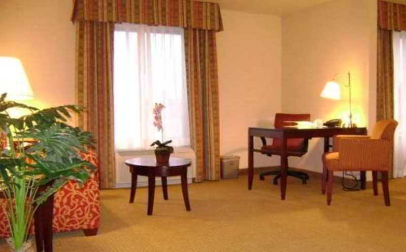 Hampton & Hotel 3*