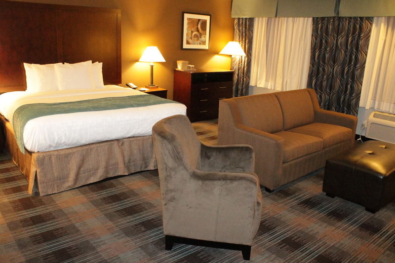 Clarion Near Jblm 3*