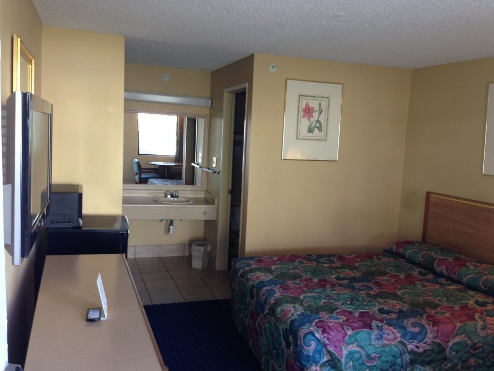 Travelodge By Wyndham Near Mcchord Afb Tacoma