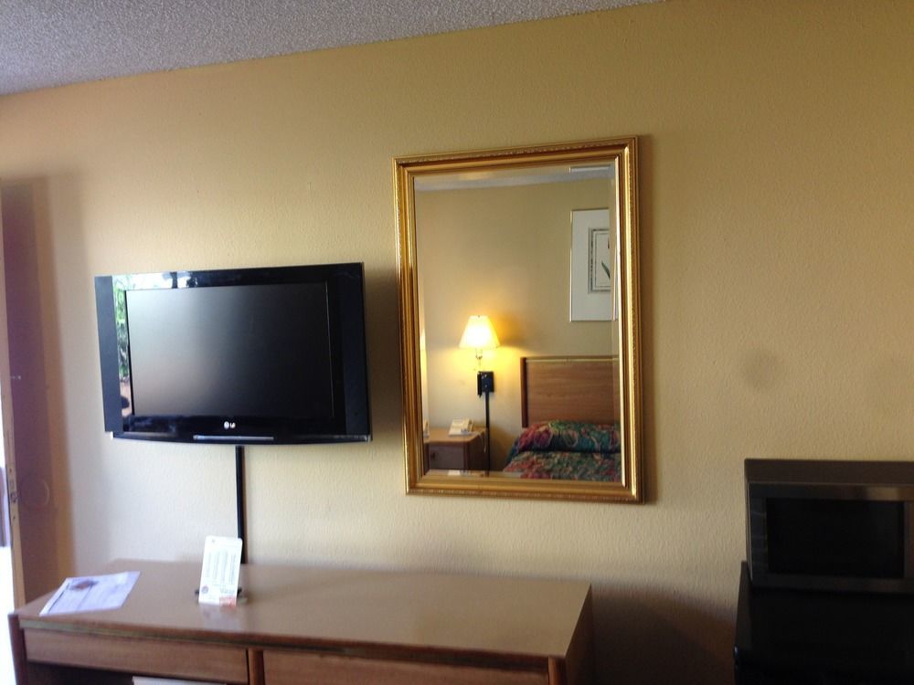 Travelodge By Wyndham Near Mcchord Afb 2* Tacoma