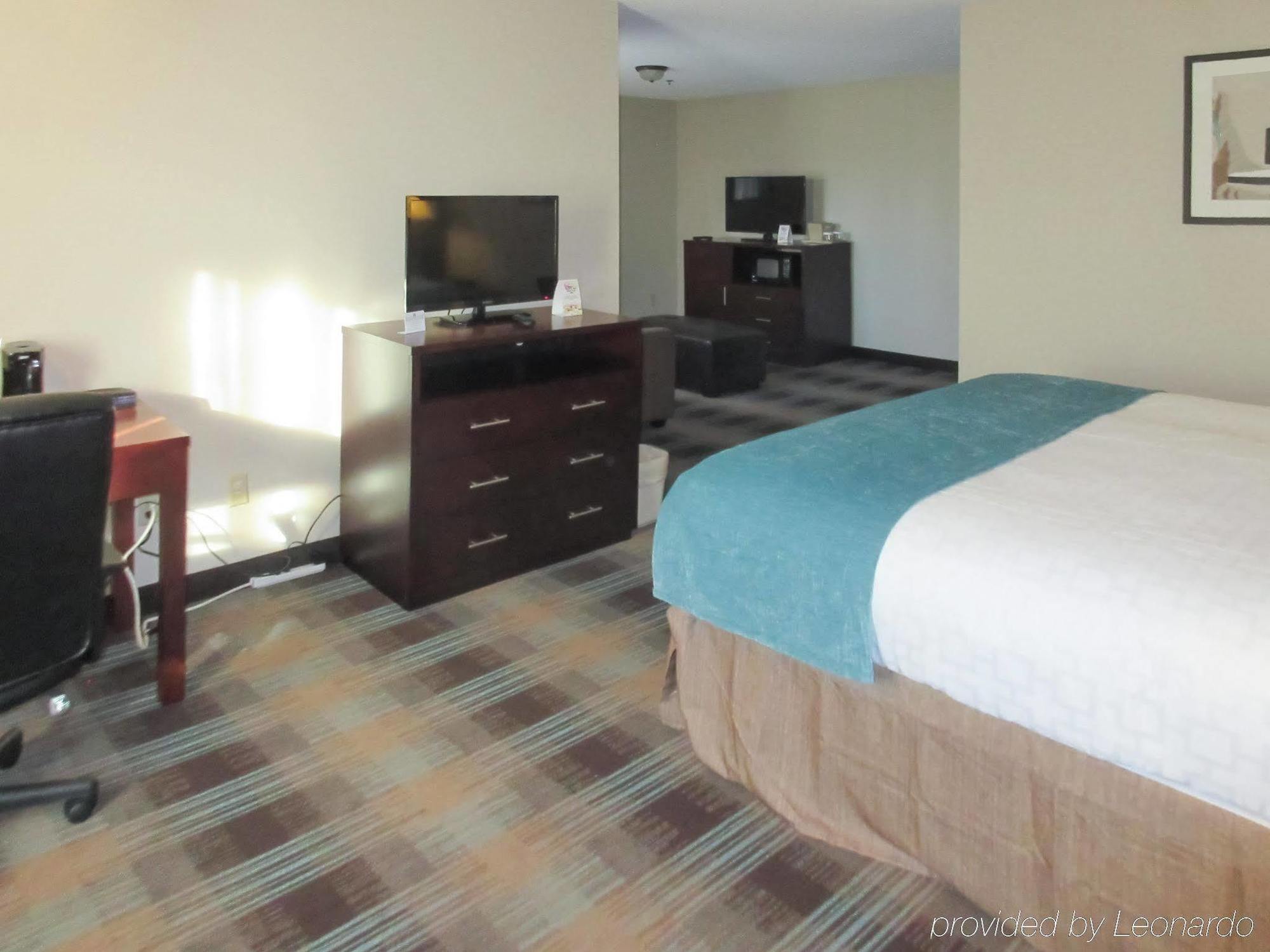 Clarion Near Jblm Hotel 3*