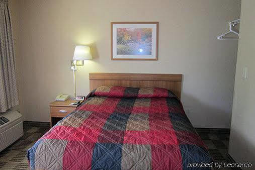 Motel Hometowne By Red Roof - Hosmer 2*