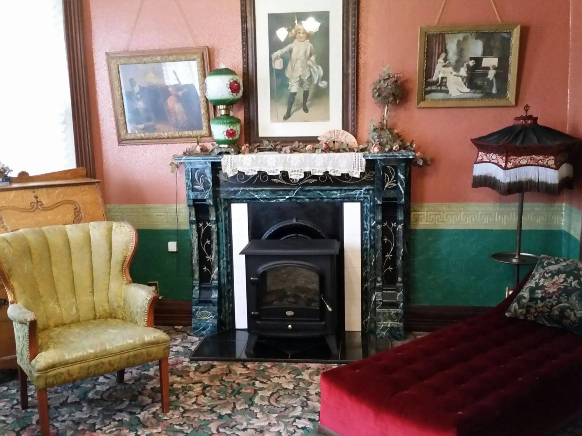 Geiger Victorian Bed & Breakfast 2*