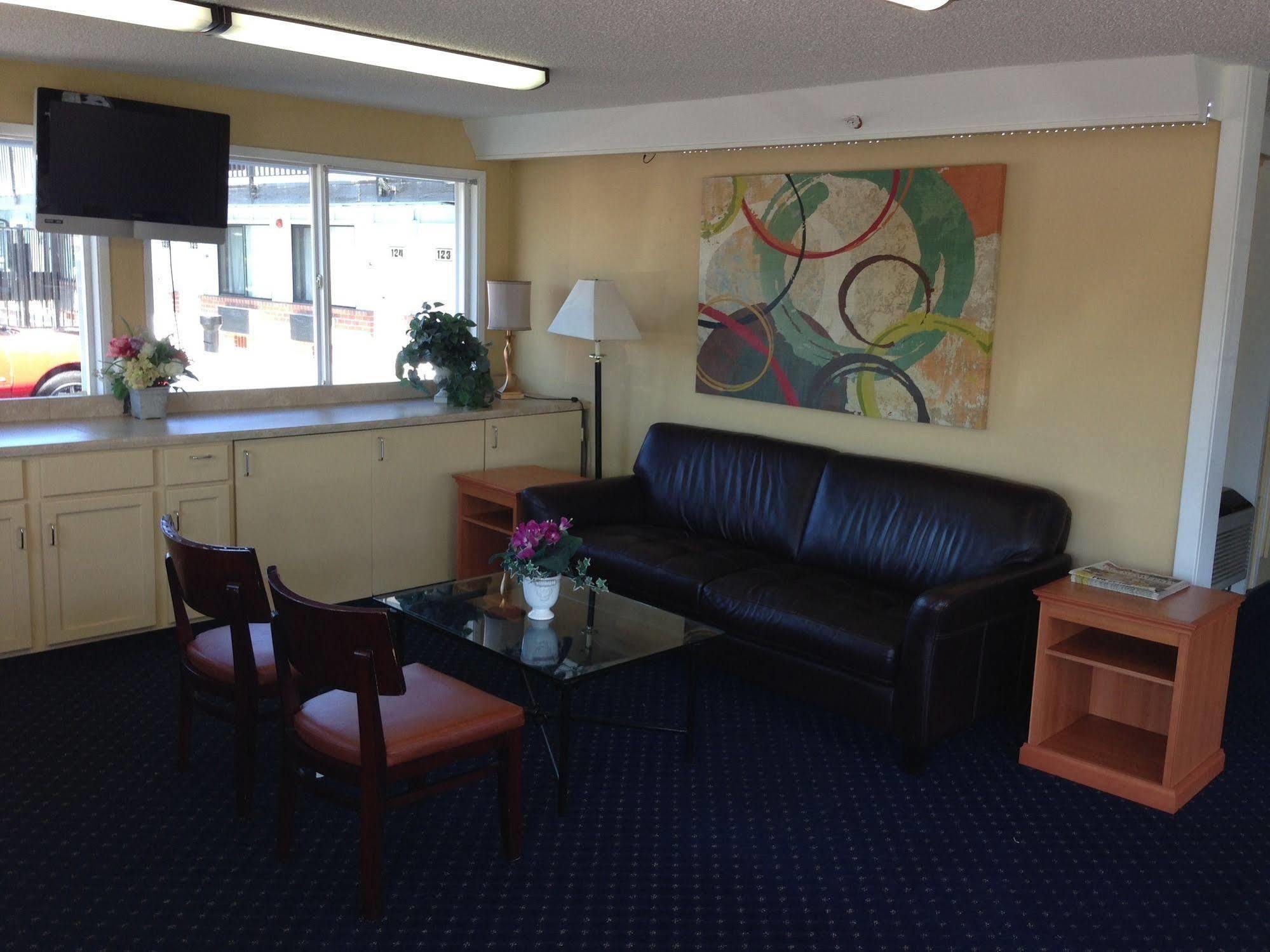 Travelodge By Wyndham Near Mcchord Afb 2*