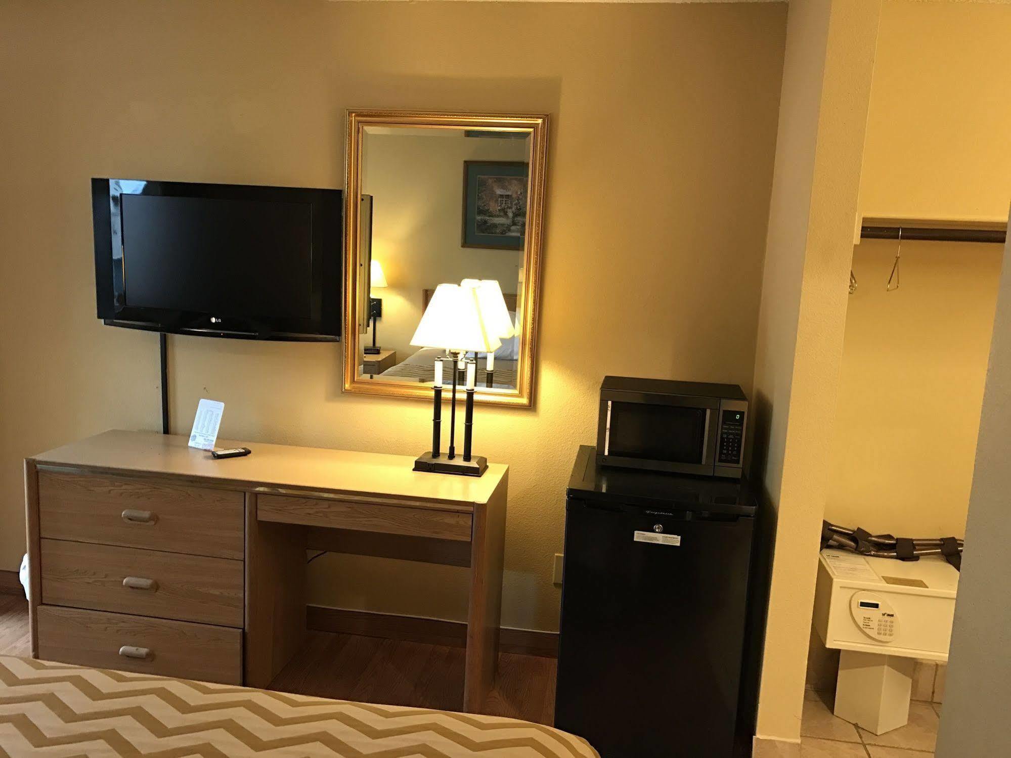 Travelodge By Wyndham Near Mcchord Afb 2* Tacoma