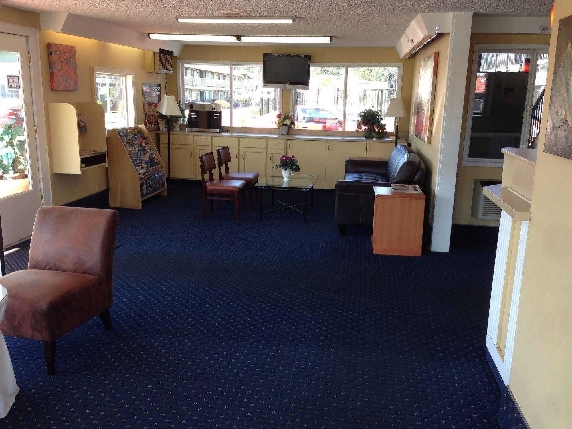 Travelodge By Wyndham Near Mcchord Afb Motel