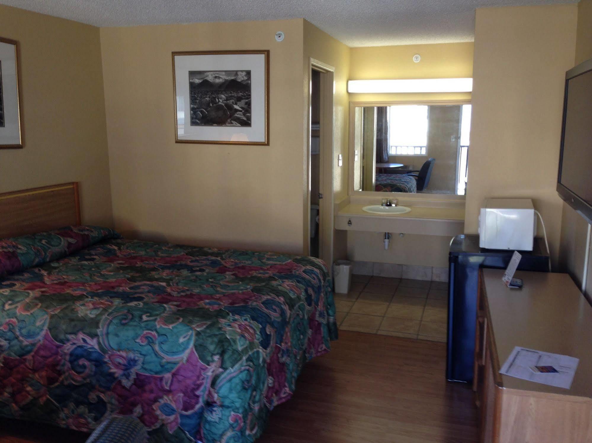 Motel Travelodge By Wyndham Near Mcchord Afb