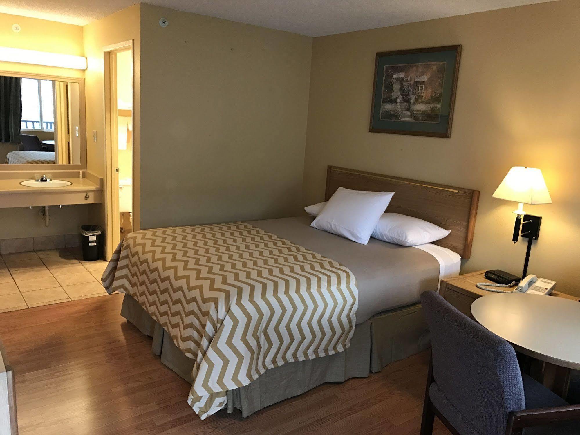 Motel Travelodge By Wyndham Near Mcchord Afb