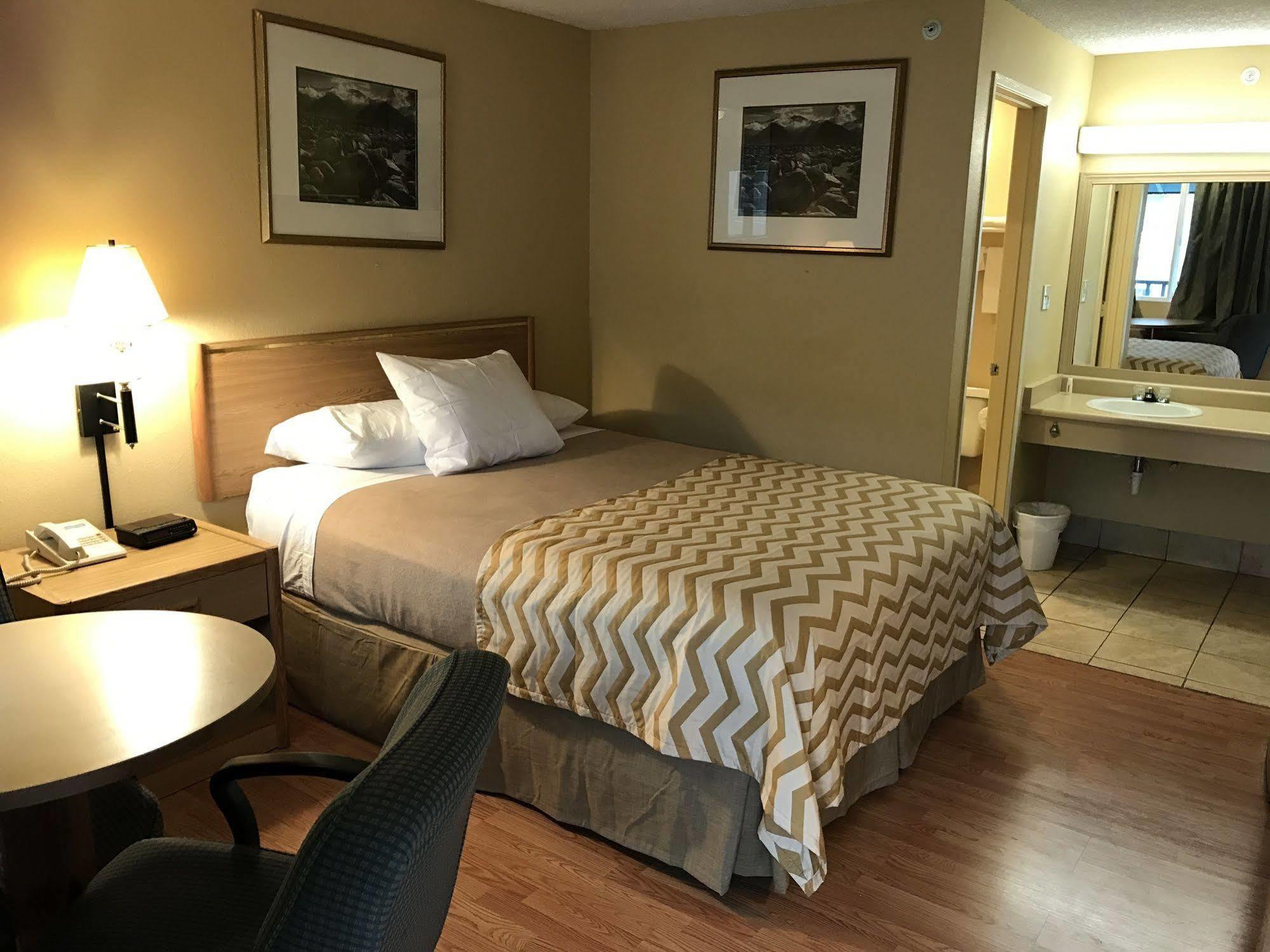 Travelodge By Wyndham Near Mcchord Afb 2* Tacoma