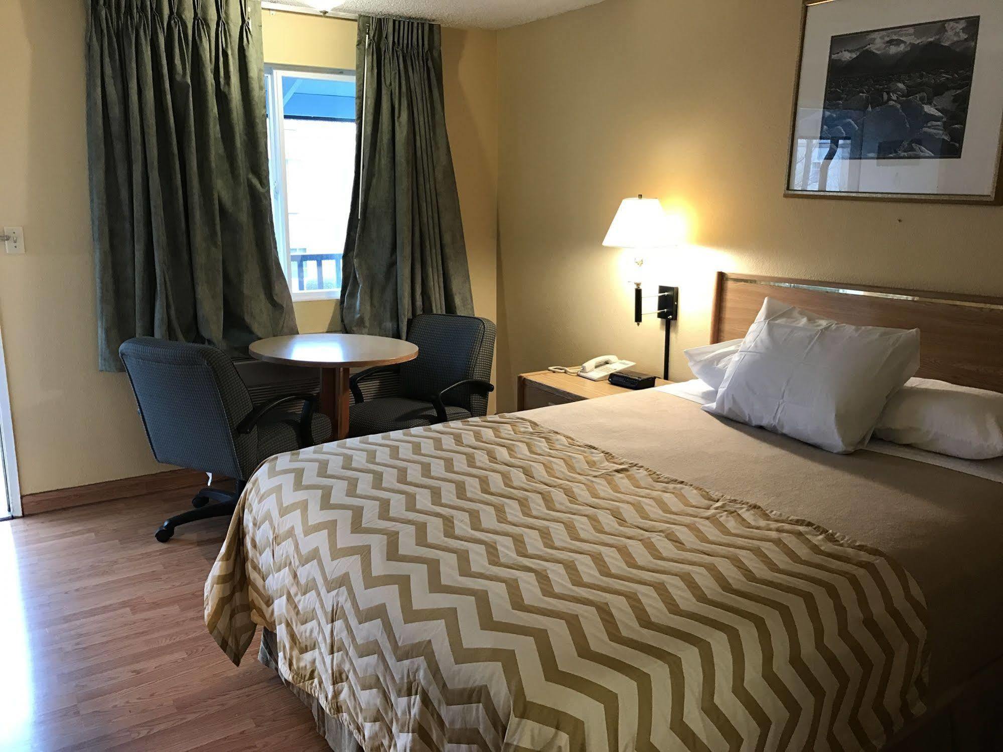 Travelodge By Wyndham Near Mcchord Afb Tacoma