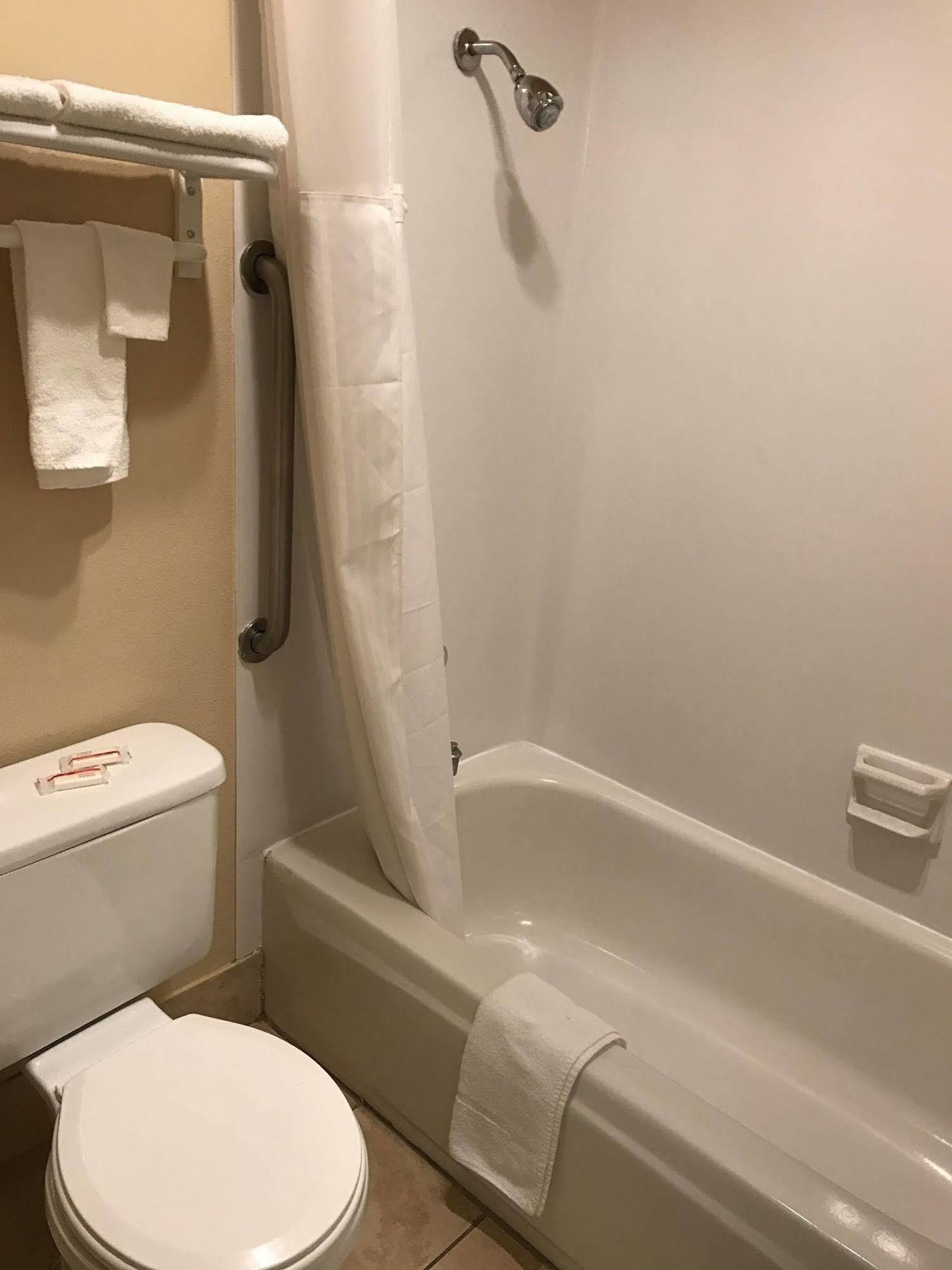 Travelodge By Wyndham Near Mcchord Afb Motel Tacoma