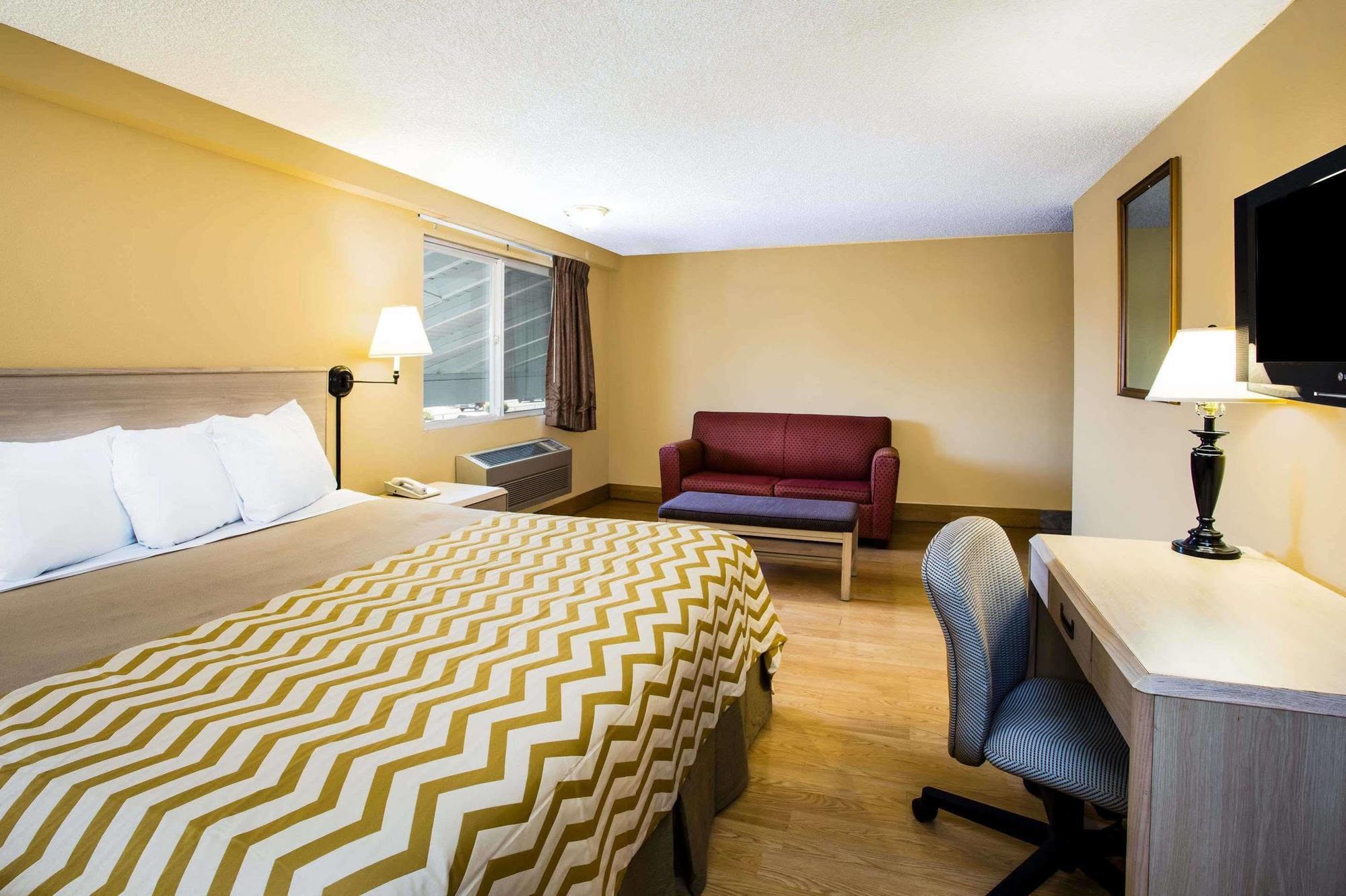 Motel Travelodge By Wyndham Near Mcchord Afb