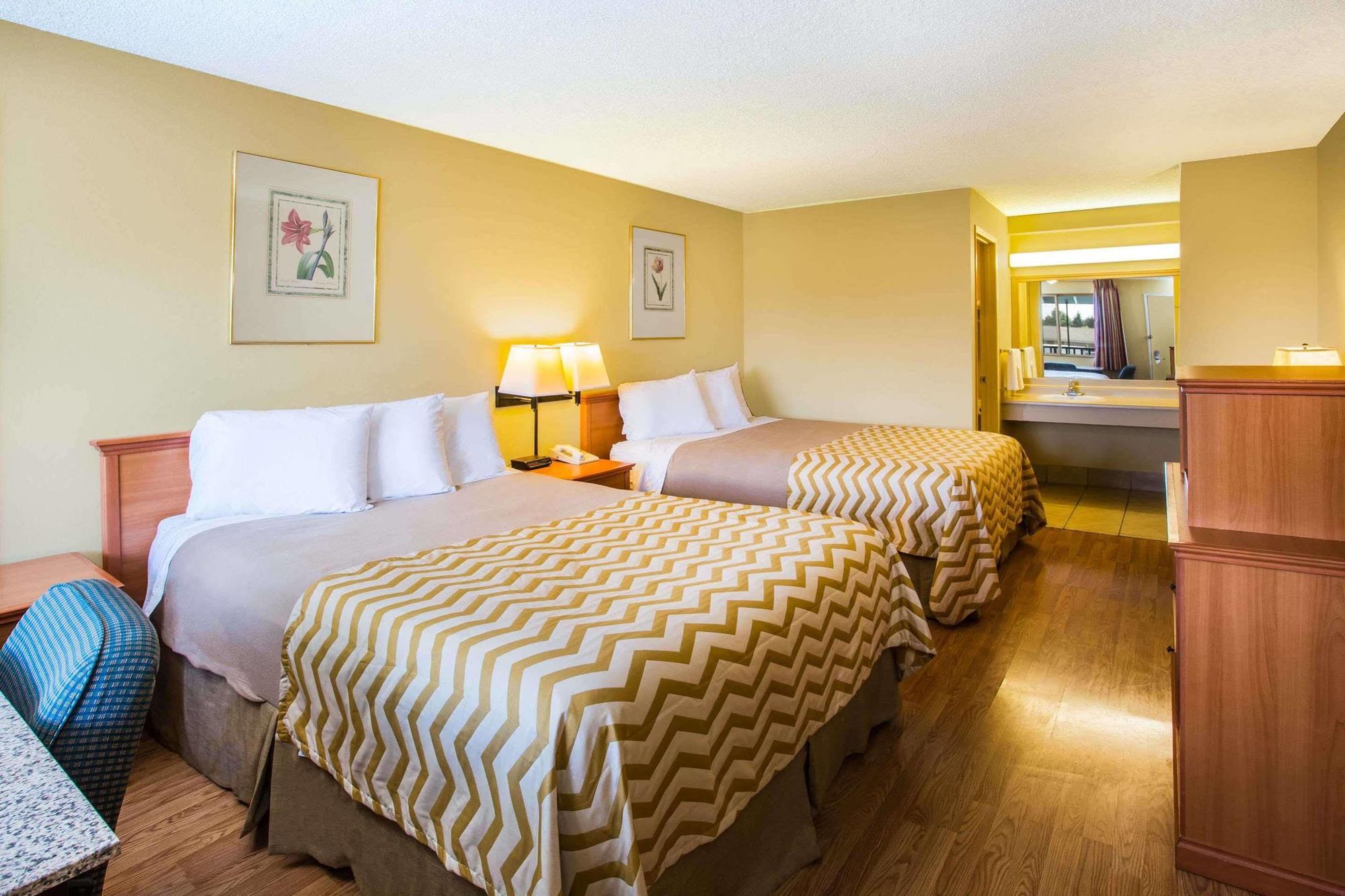 Motel Travelodge By Wyndham Near Mcchord Afb