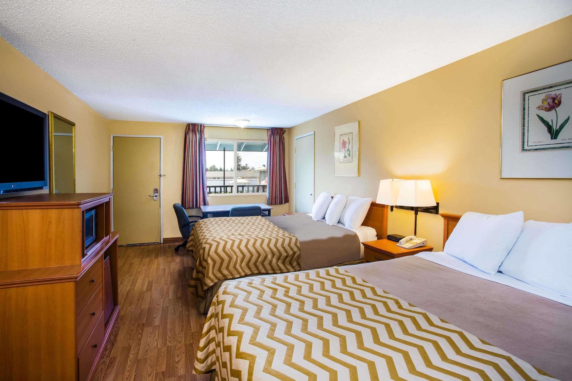 Travelodge By Wyndham Near Mcchord Afb Motel Tacoma