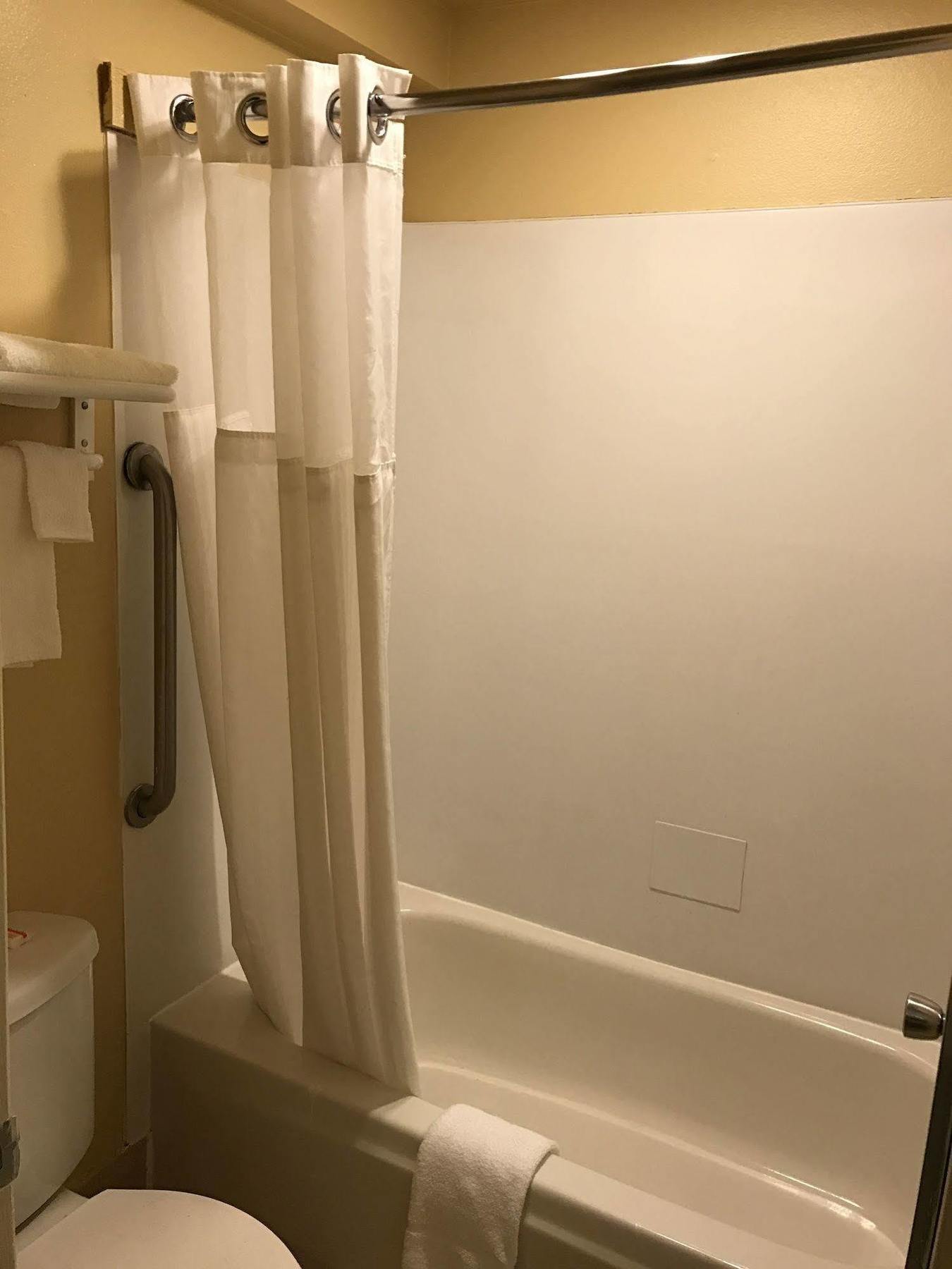 Travelodge By Wyndham Near Mcchord Afb