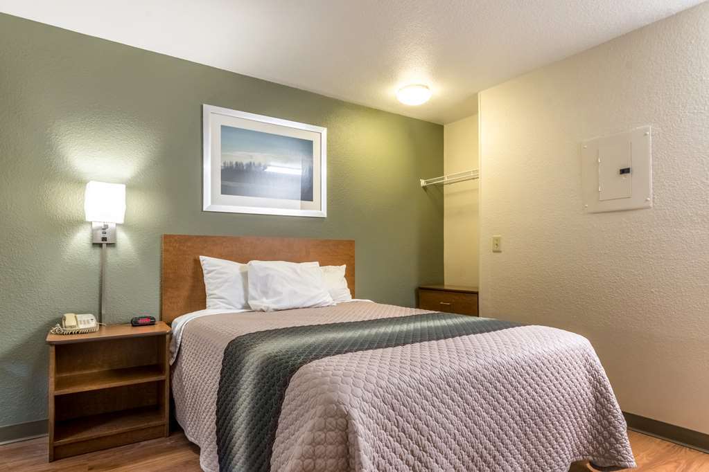 Hometowne - Hosmer Hotel 2*